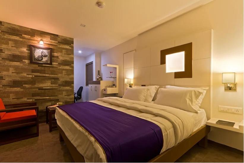 Hotel Casa, Вадодара Екстериор снимка