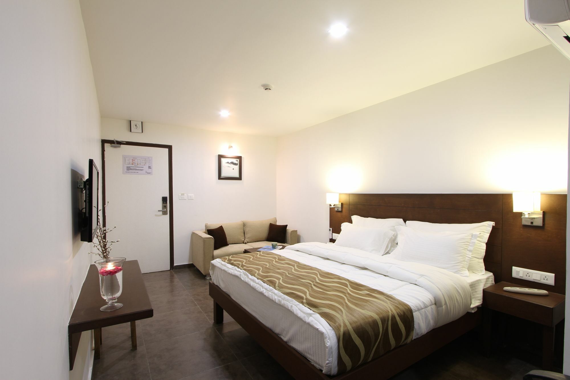 Hotel Casa, Вадодара Екстериор снимка
