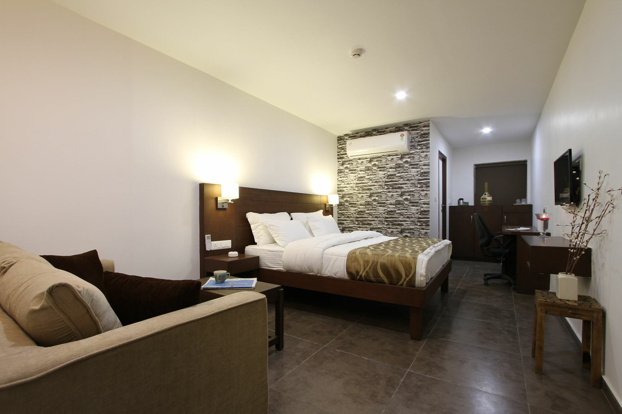 Hotel Casa, Вадодара Екстериор снимка
